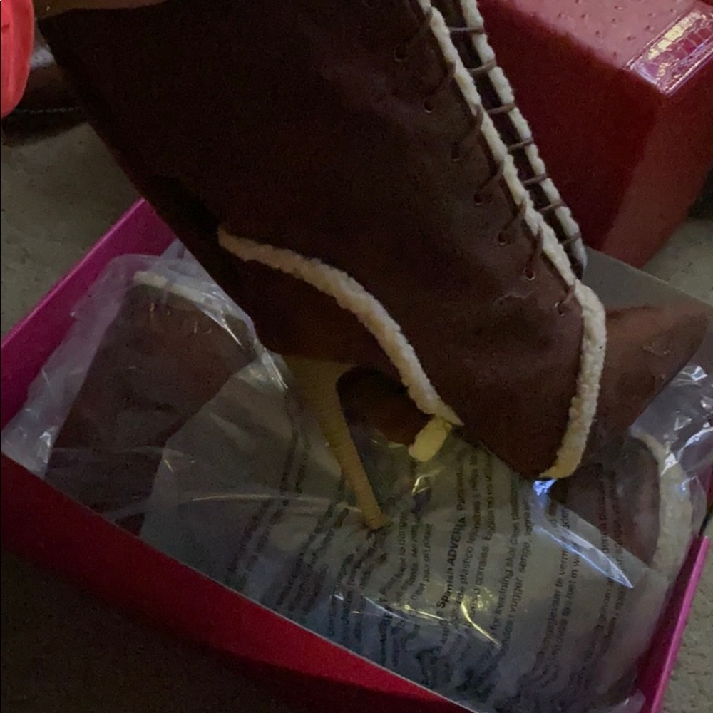 Shoedazzle boots
